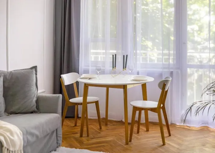 Franciszkanska Old Town 2-Bedroom Family Apartment With Bath